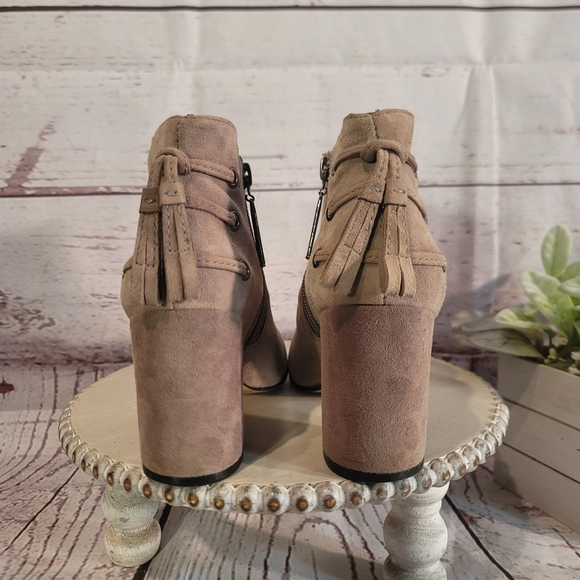 Rachel Zoe Twiggy Tan Suede Ankle Booties Size 8M - Picture 9 of 14